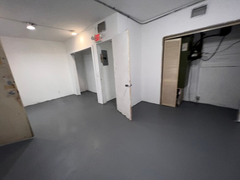 More Photos Of 1100 S Dixie Hwy, Hollywood Freestanding For Sale