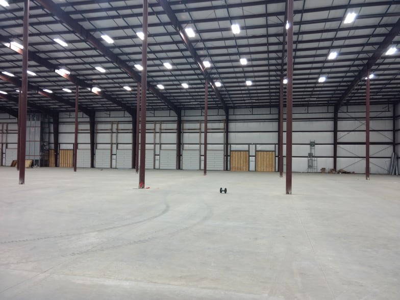 More Photos Of 105 Bracken Rd, Montgomery Warehouse For Lease
