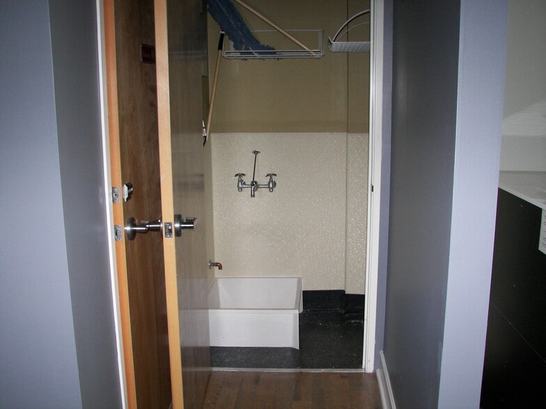 More Photos Of 600 NW Naito Pkwy, Portland General Retail For Sale