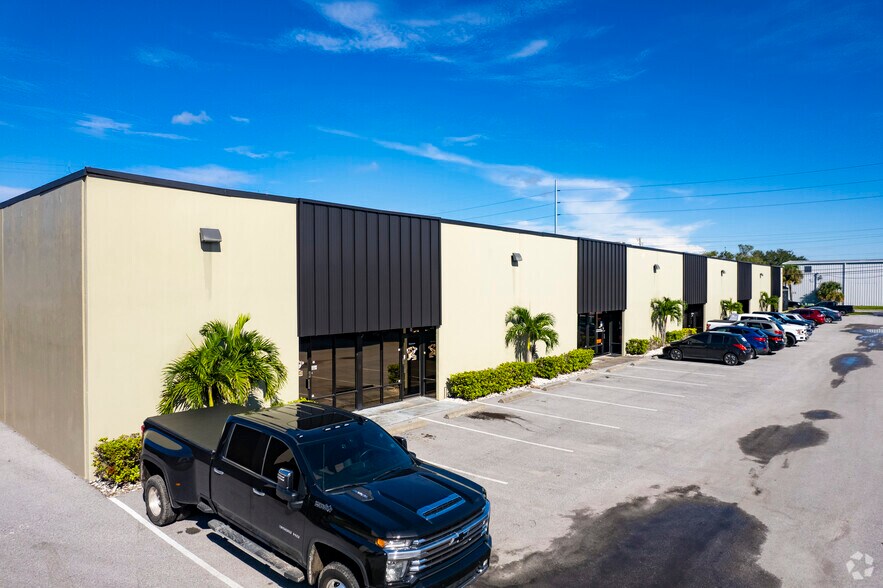 More Photos Of 201 E Douglas Rd, Oldsmar Unknown For Lease