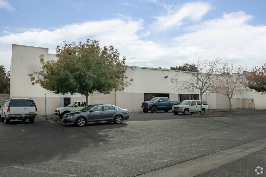 More Photos Of 1275 Triangle Ct, West Sacramento Warehouse For Lease