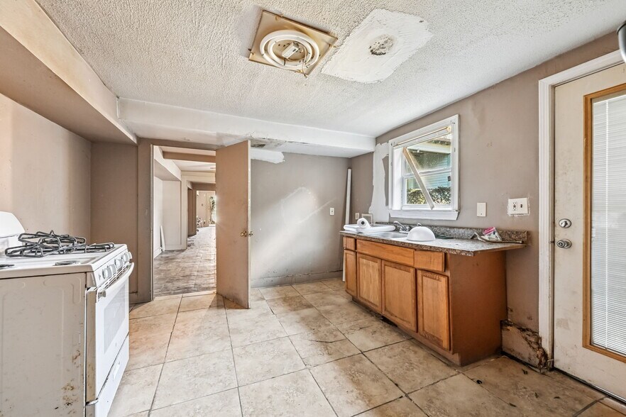 More Photos Of 906 Verret St, New Orleans Multifamily For Sale