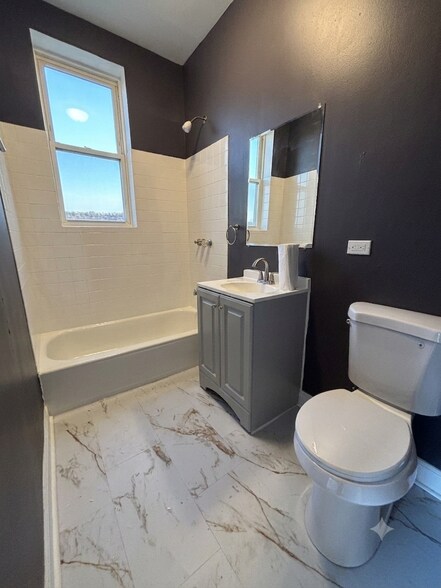 More Photos Of 5322 W Washington Ave, Chicago Apartments For Sale