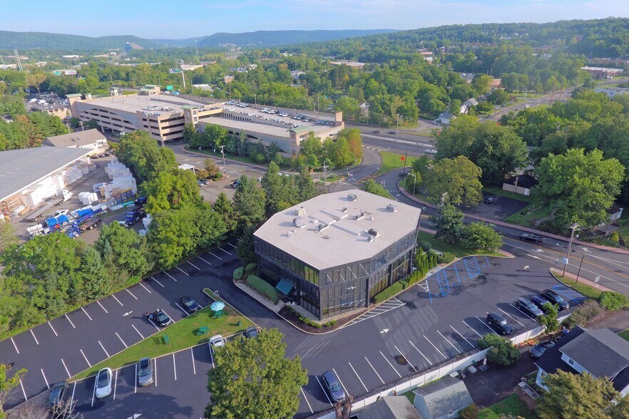 More Photos Of 545 Island Rd, Ramsey Medical For Lease