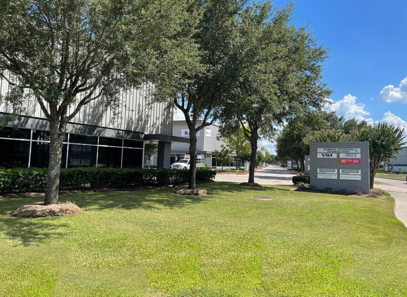More Photos Of 13215 Stafford Rd, Missouri City Warehouse For Lease