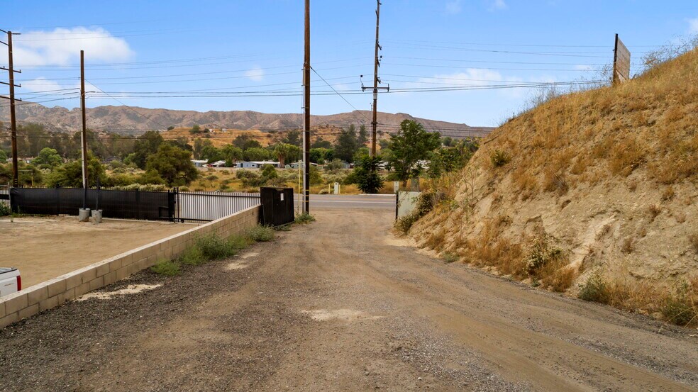More Photos Of 16280 Sierra Hwy, Santa Clarita Land For Lease