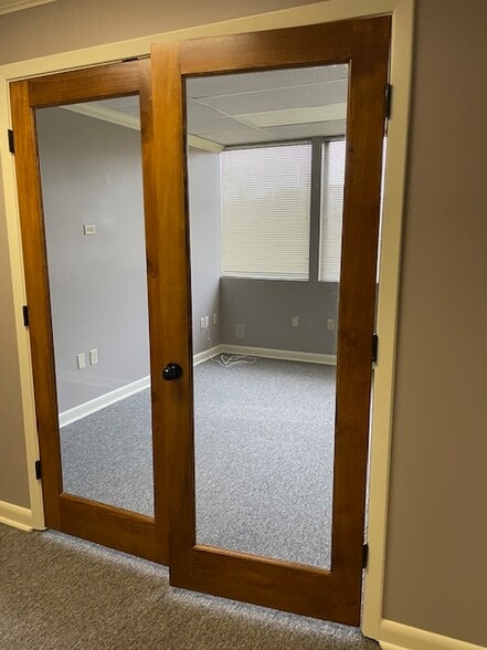 More Photos Of 8 Shackleford Plz, Little Rock Office For Lease