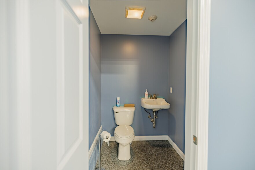 More Photos Of 55 Daniel Webster Hwy, Meredith Storefront Retail Office For Lease