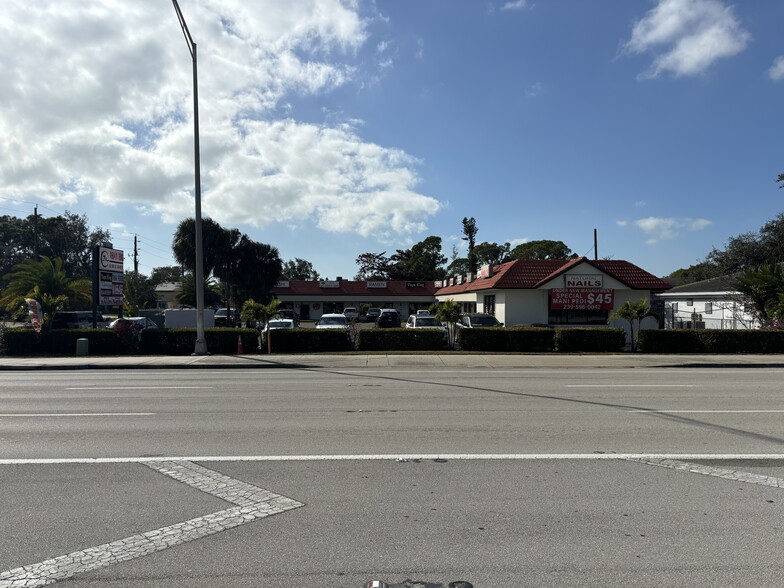 More Photos Of 10823 Tamiami Trl N, Naples Unknown For Lease