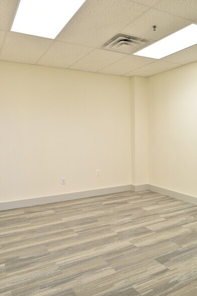 More Photos Of 14631 Lee Hwy, Centreville Medical For Lease