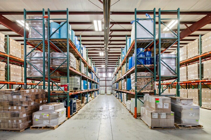 More Photos Of 97 S Red Willow Rd, Evanston Manufacturing For Lease