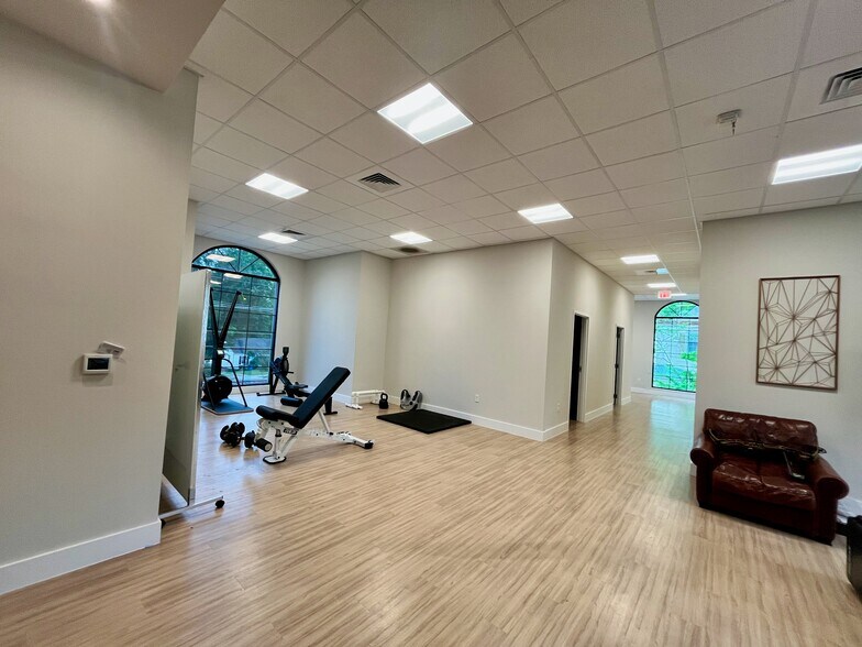 More Photos Of 259 S Broad St, Mooresville Office For Lease