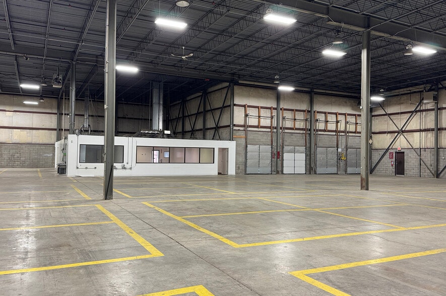 More Photos Of 900 S 2nd St, Harrison Warehouse For Lease