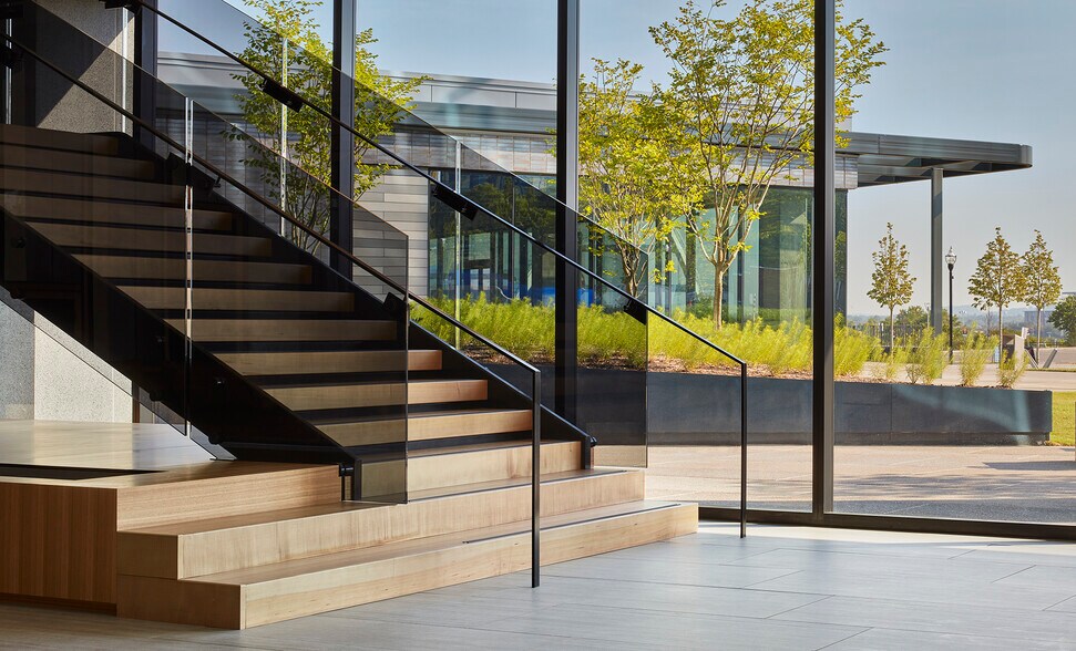 More Photos Of 10 Lea Ave, Nashville Office For Lease