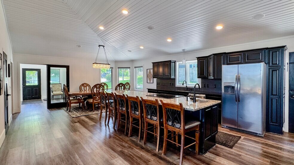 More Photos Of 203 Frank Ave NW, Elysian Specialty For Sale