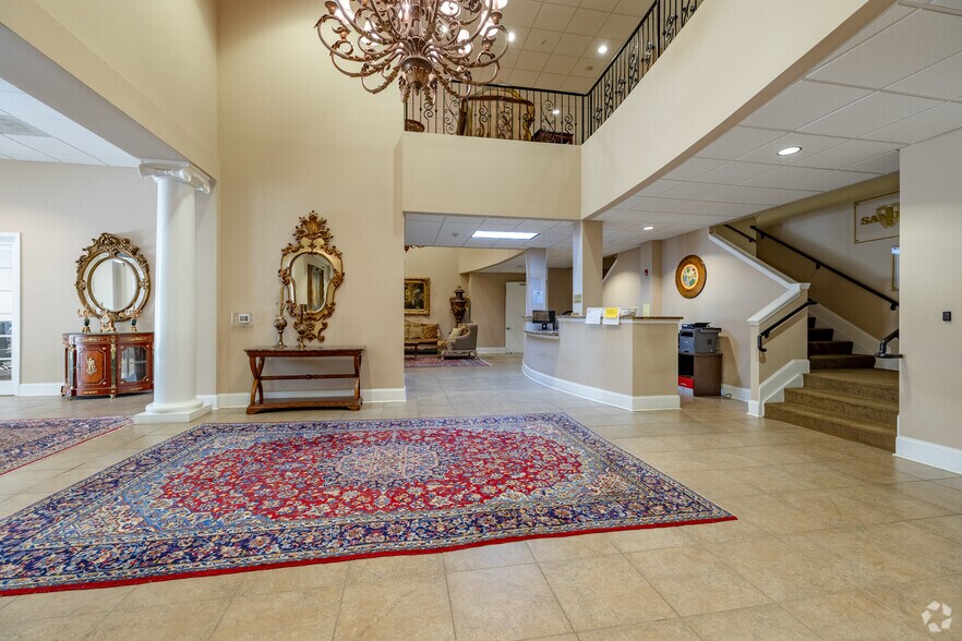 More Photos Of 4702-4708 Capital Cir NW, Tallahassee Manufacturing For Sale