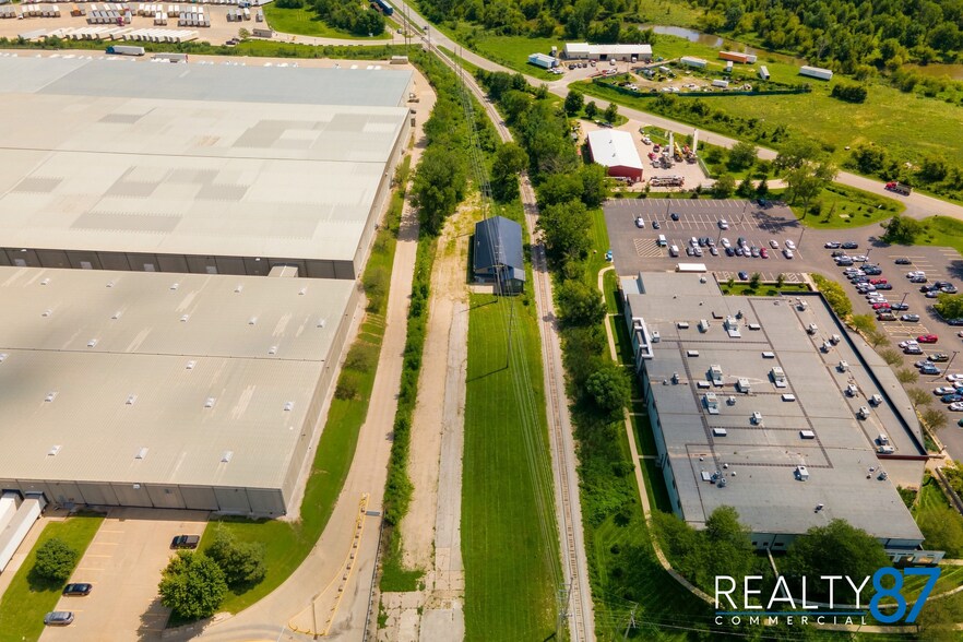 More Photos Of 4301 6th St SW, Cedar Rapids General Retail For Sale