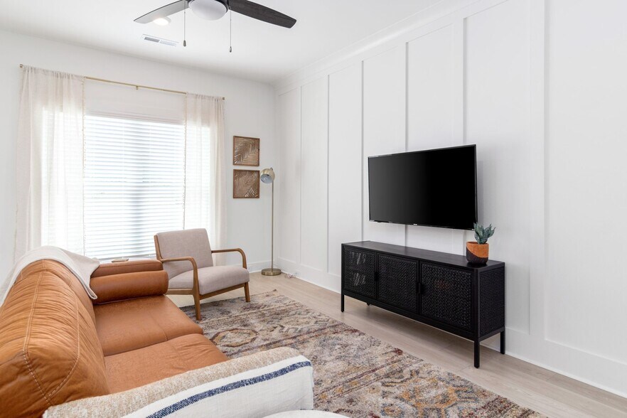 More Photos Of 725 Hornbuckle Rd, Clarksville Apartments For Sale