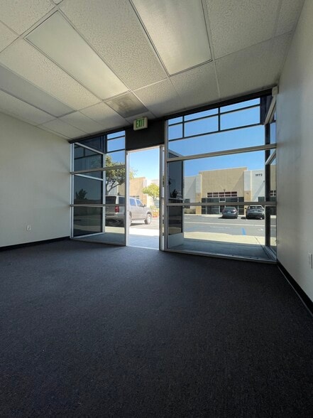 More Photos Of 1976 W Holt Ave, Pomona Warehouse For Lease