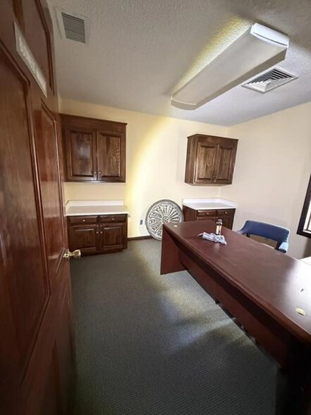 More Photos Of 2718 N Oak St, Valdosta Medical For Sale