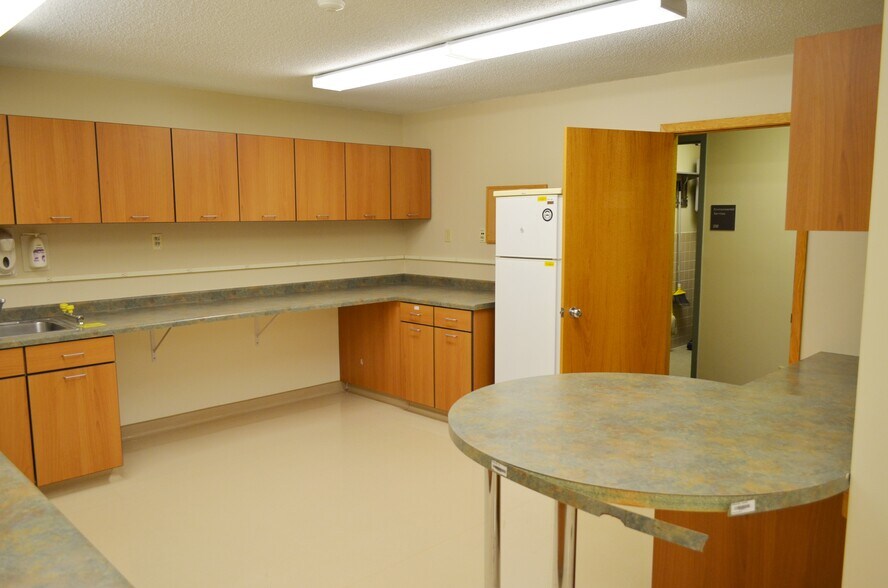 More Photos Of 9 Birch St NE, Remer Medical For Sale