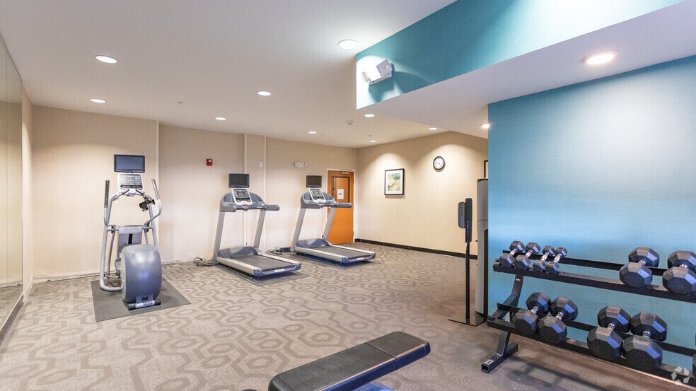 More Photos Of 5200 Cardinal Square Blvd, Saginaw Hotel For Sale