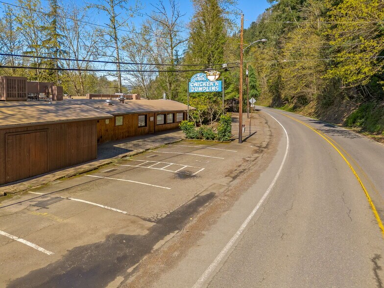 More Photos Of 1325 E Columbia River Hwy, Troutdale Restaurant For Sale