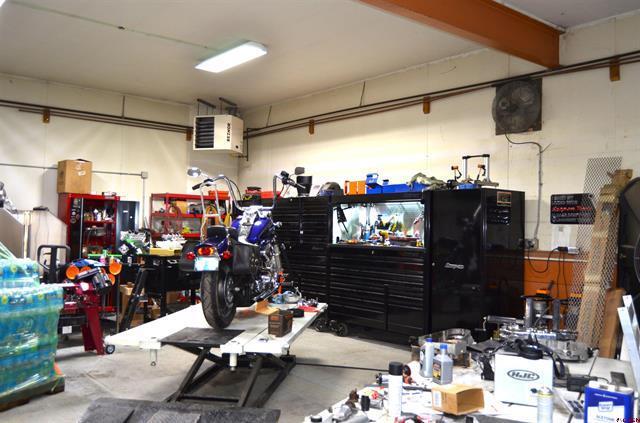 More Photos Of 1520 Bluff St, Delta Showroom For Sale