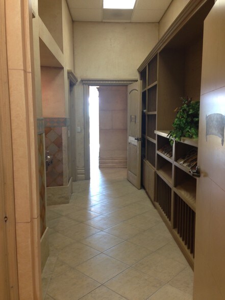 More Photos Of 5974 Silver Springs Dr, El Paso Office For Lease