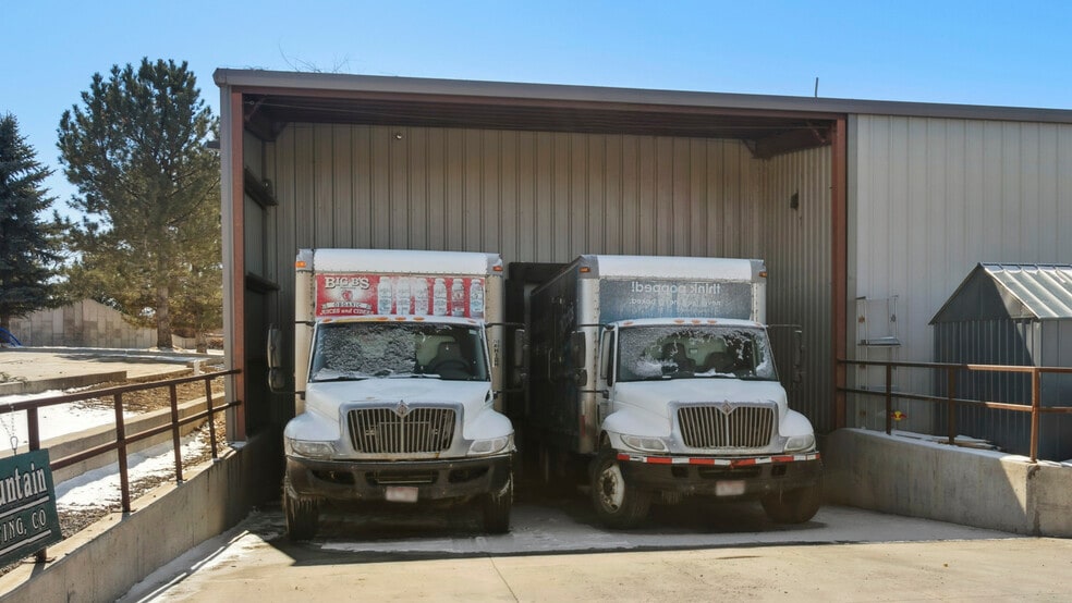 More Photos Of 400 Kristen Ct, Montrose Showroom For Lease