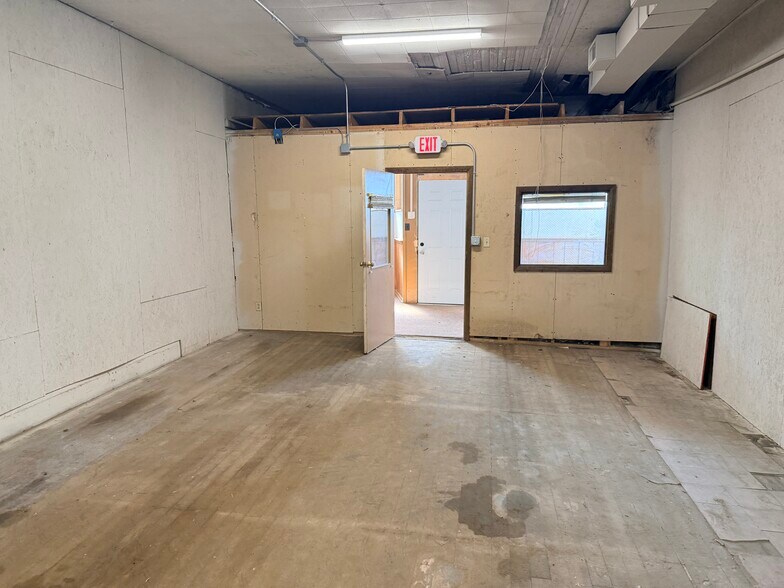 More Photos Of 2420 W Broad St, Columbus Freestanding For Lease