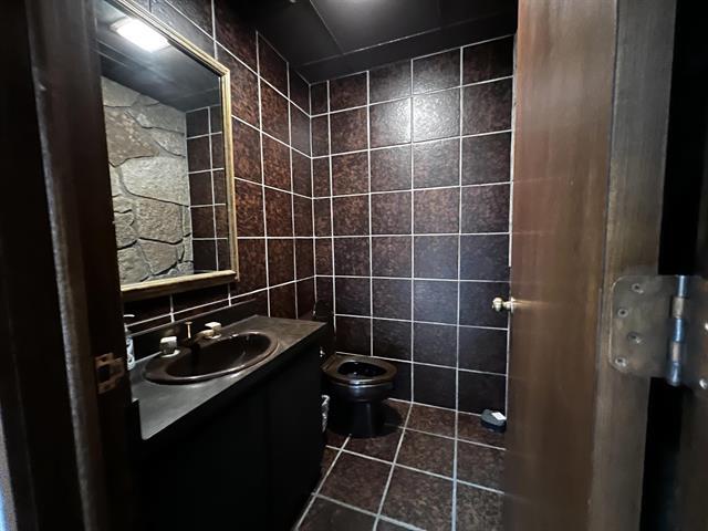 More Photos Of 805 Park Ave, Beaver Dam Industrial For Lease