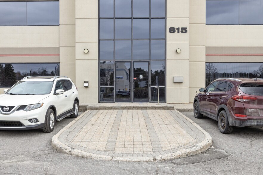 More Photos Of 815 Taylor Creek Dr, Ottawa Office For Lease
