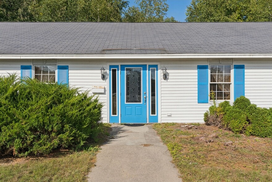 More Photos Of 37-41 Roosevelt Trl, Casco Office For Sale