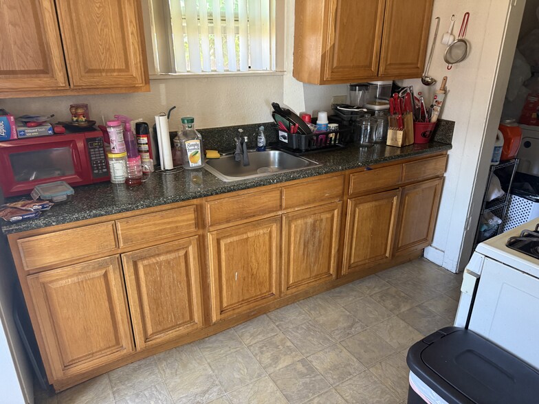 More Photos Of 1315 E St, Marysville Apartments For Sale