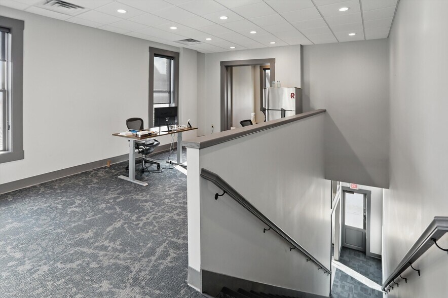 More Photos Of 164 E Jefferson St, Franklin Office For Sale