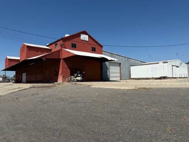 More Photos Of 566 State st, Lyons Warehouse For Lease