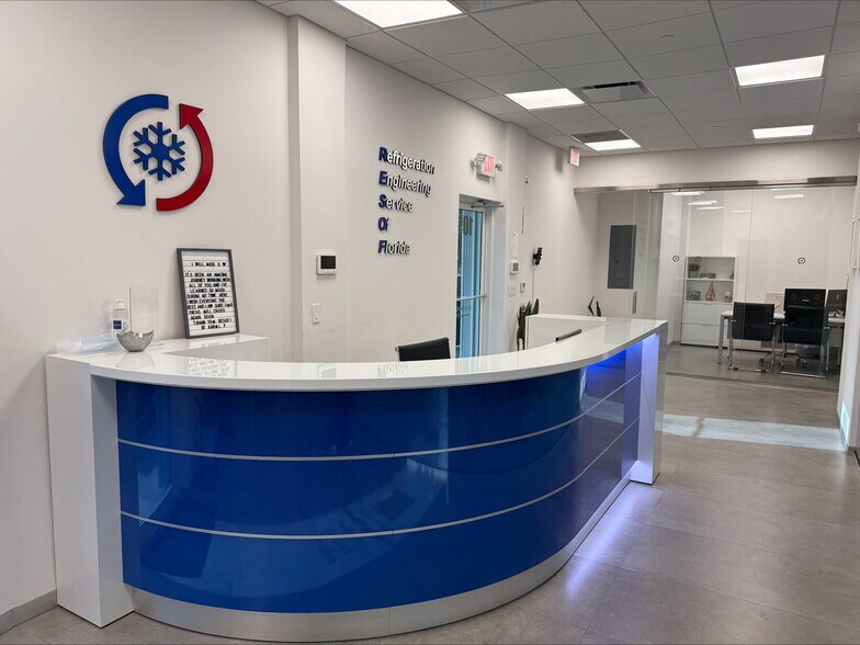 Primary Photo Of 20841 Johnson St, Pembroke Pines Warehouse For Lease