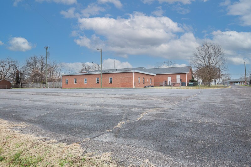 More Photos Of 510 Rosebank Ave, Nashville Schools For Lease