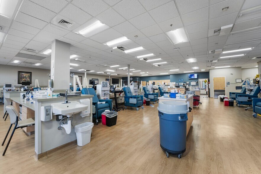 More Photos Of 6825 Burden Blvd, Pasco Medical For Sale