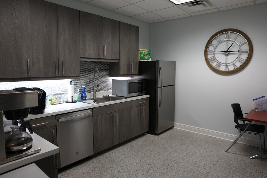 More Photos Of 113-123 S Monroe St, Tallahassee Office For Sale