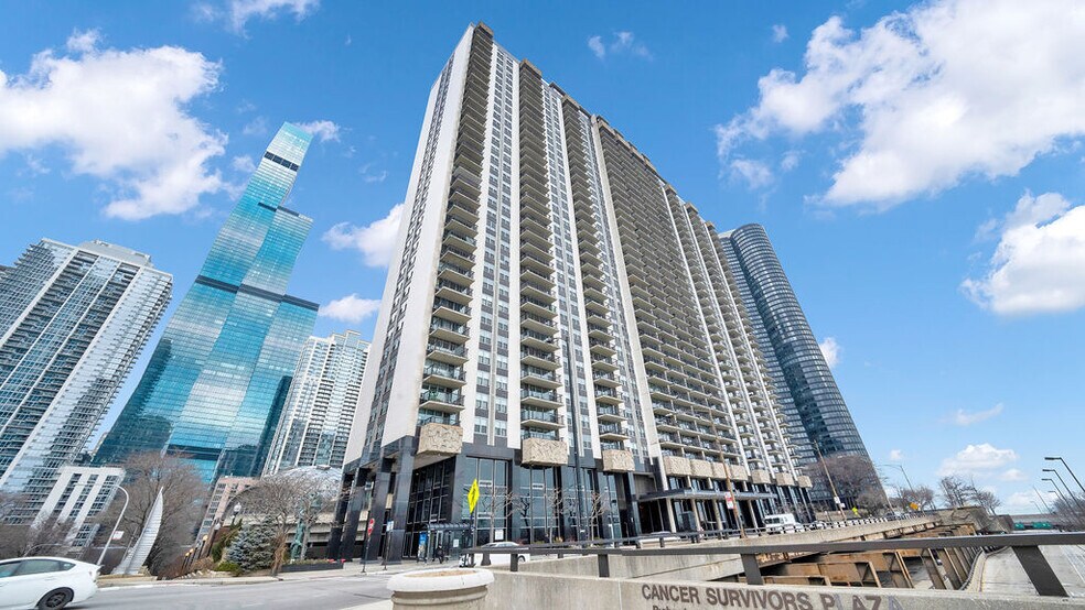 More Photos Of 400 E Randolph St, Chicago Apartments For Sale