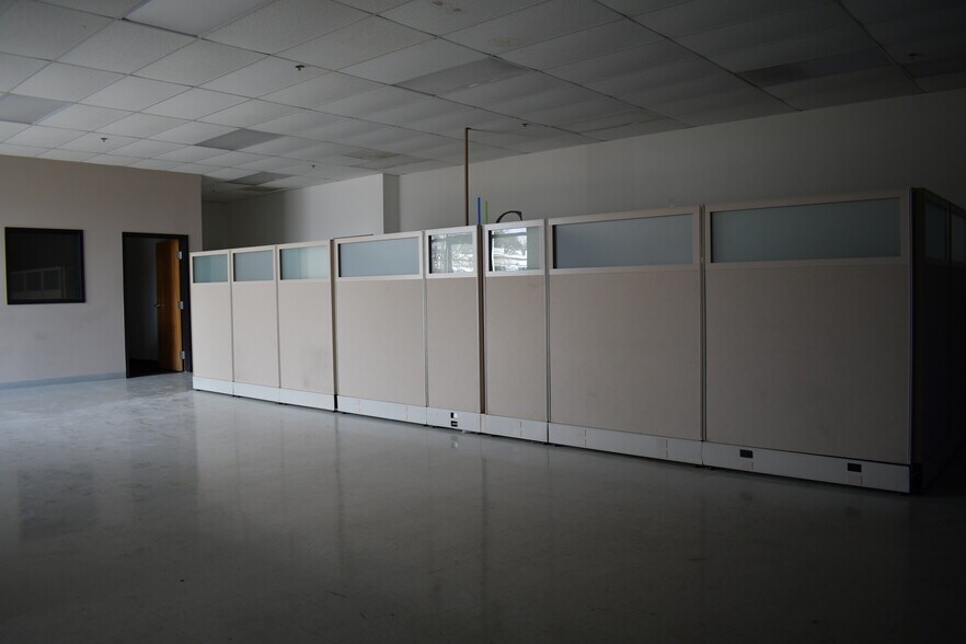 More Photos Of 115 Juliad Ct, Fredericksburg Warehouse For Lease