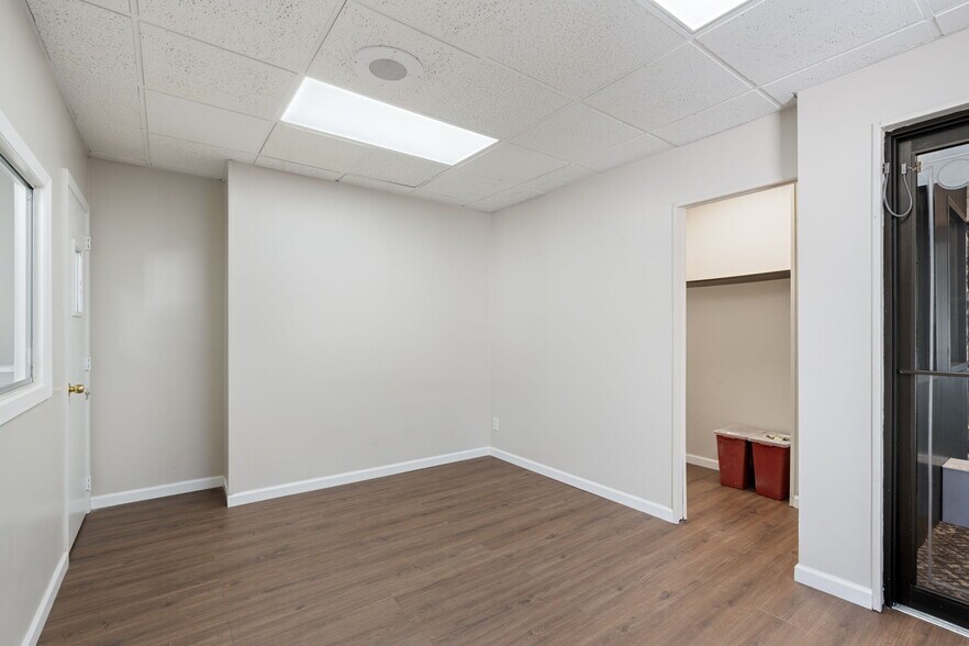 More Photos Of 2627 Hylan Blvd, Staten Island Medical For Lease