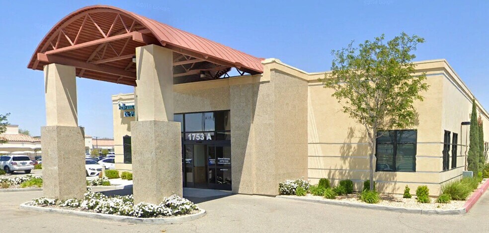 More Photos Of 1753 W Avenue J, Lancaster Medical For Lease
