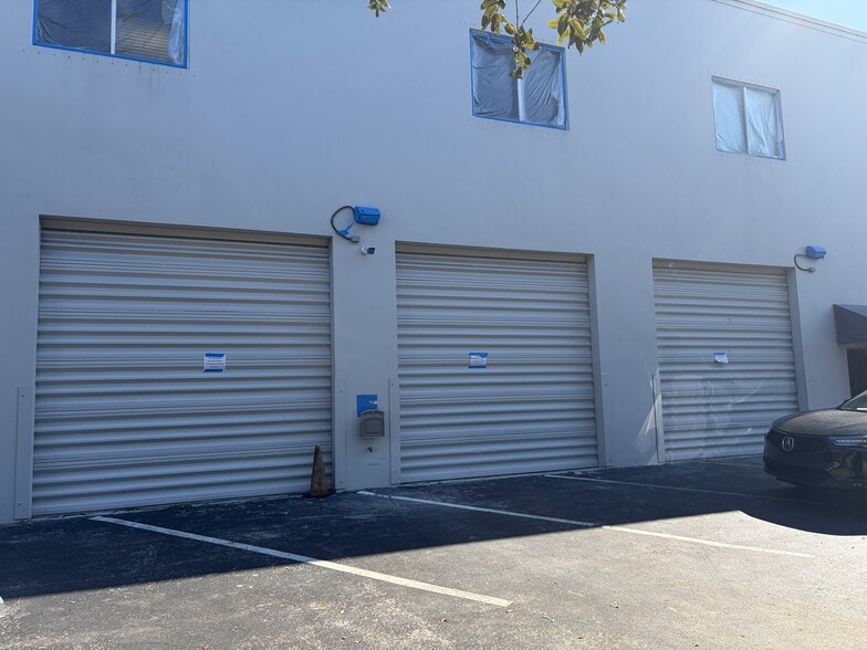 More Photos Of 2950 N 28th Ter, Hollywood Loft Creative Space For Lease
