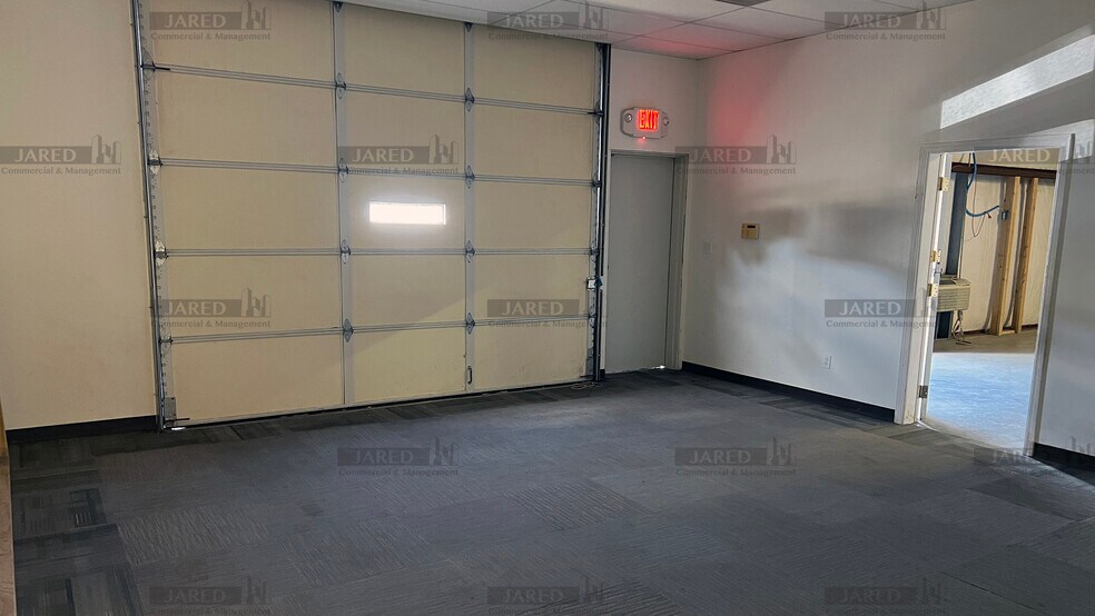 More Photos Of 2800 E 33rd Ter, Joplin Warehouse For Lease