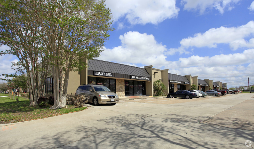 Primary Photo Of 17301-17337 El Camino Real, Houston Unknown For Lease