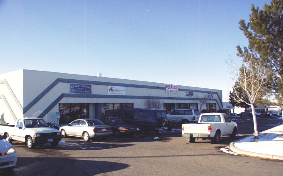More Photos Of 261 Airport Blvd, Aurora Warehouse For Lease