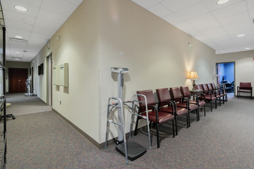 More Photos Of 6000 Ramsey St, Fayetteville Office For Sale